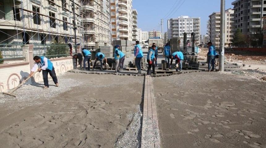 Karşıyaka Mahallesinde Beton Parke &Ccedil;alışması Devam Ediyor