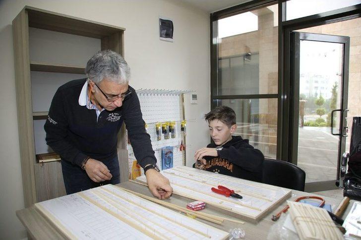 Yüreğir’de Model Uçak Kursu Açıldı G1