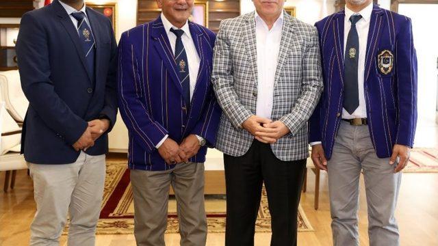 Başkan Sekmen, Osmanlı Kriket Kulübü Başkanı Salıe’yi Ağırladı