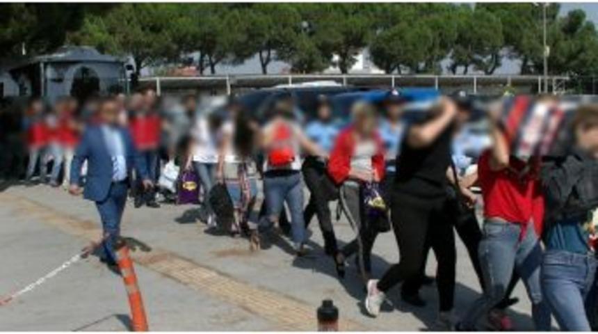 Kız &Ccedil;ocuklarını Fuhşa Zorlayan 8 Kişi Tutuklandı