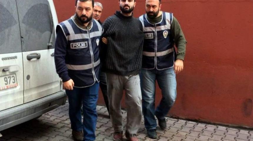 Babasının Boğazını Keserek &Ouml;ld&uuml;ren Şahıs Adliyeye &Ccedil;ıkarıldı
