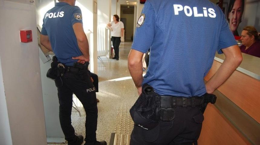 Telefon Dolandırıcısına Polis Engeli