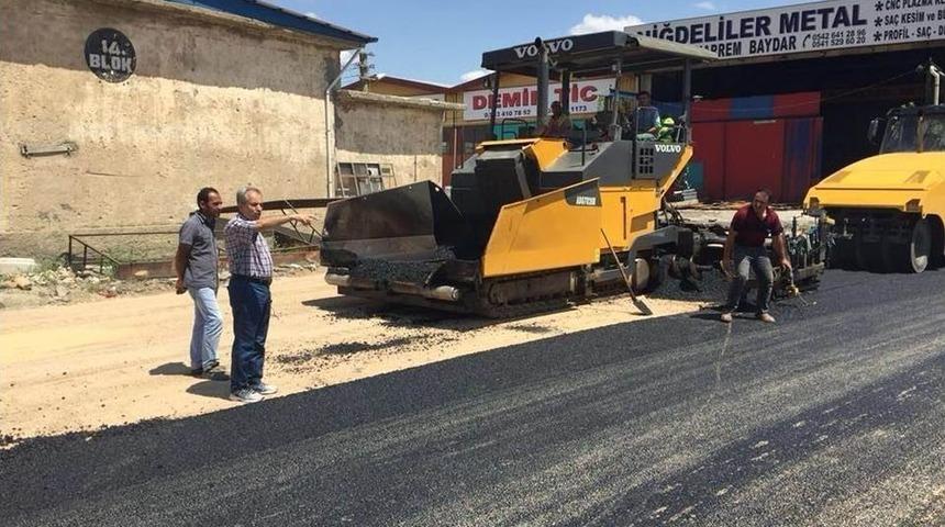 Akşehir’de Asfaltlama Çalışmaları Sürüyor