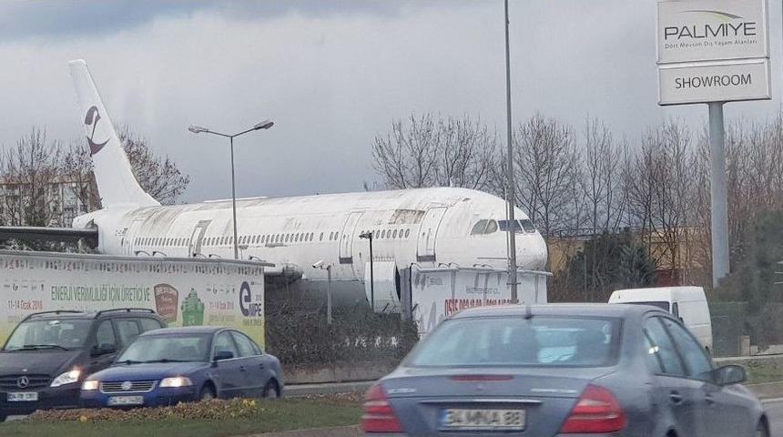 (&ouml;zel Haber) Yeşilk&ouml;y&rsquo;de Dev U&ccedil;ak Restoran Olacağı G&uuml;n&uuml; Bekliyor