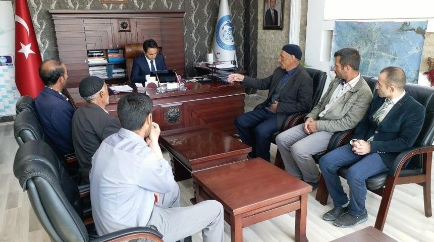 &Ccedil;aldıranlı Vatandaşlar, Kaymakamlık Ve Belediye Kapılarının Kendilerine A&ccedil;ık Olmasından Memnun