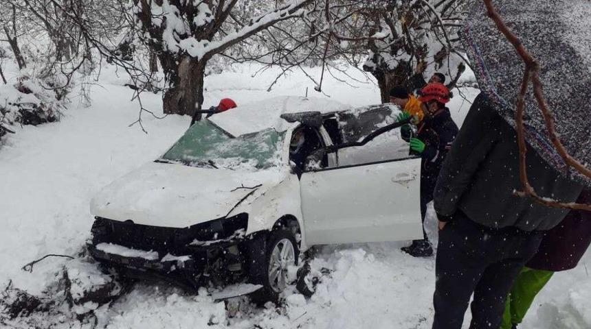 Tunceli&rsquo;de Trafik Kazası: 2 Yaralı