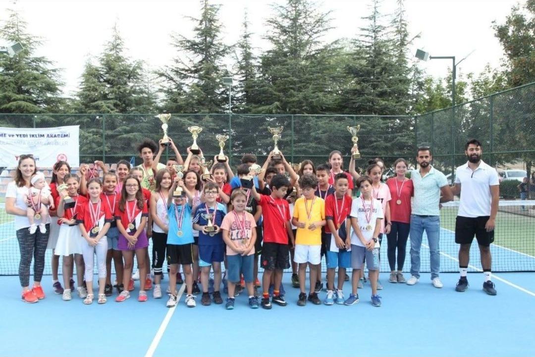 Sd&uuml;&rsquo;de &Ccedil;ocuklara Y&ouml;nelik Yaz Tenis Turnuvası