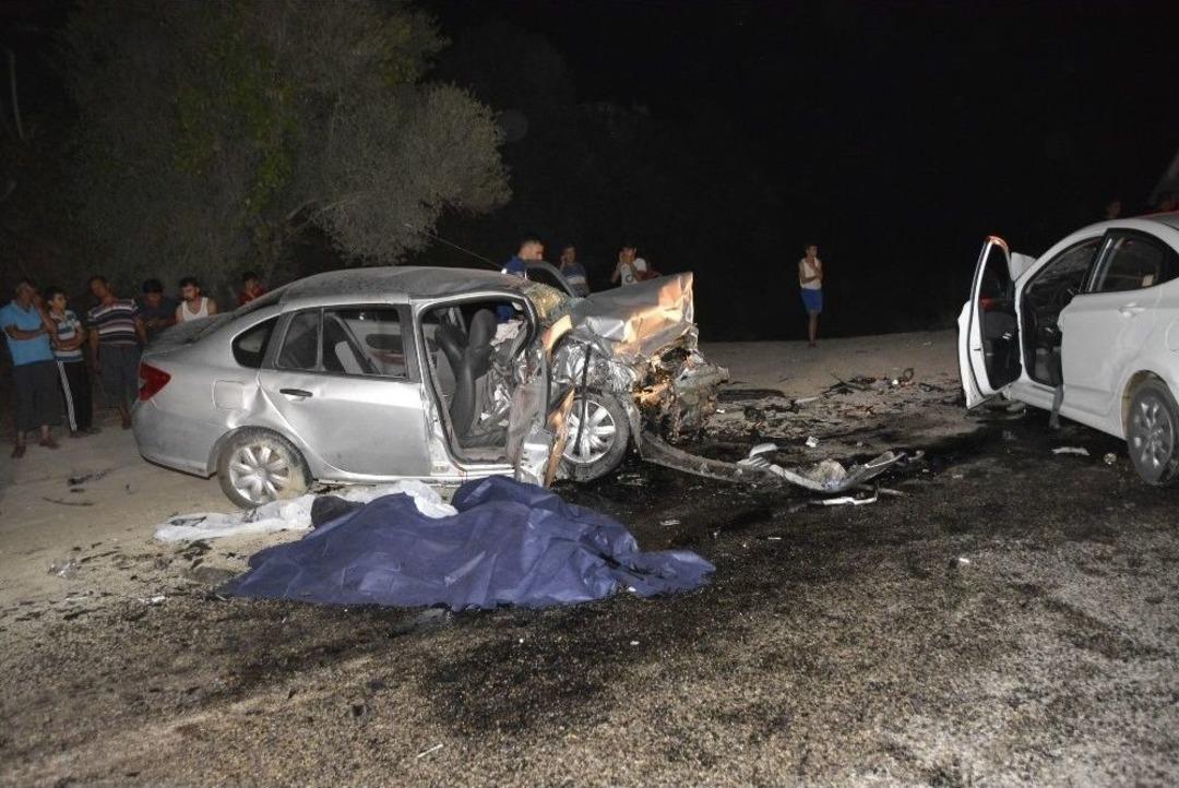 Seydikemer&rsquo;de Feci Kaza: 2 &Ouml;l&uuml; 4 Yaralı