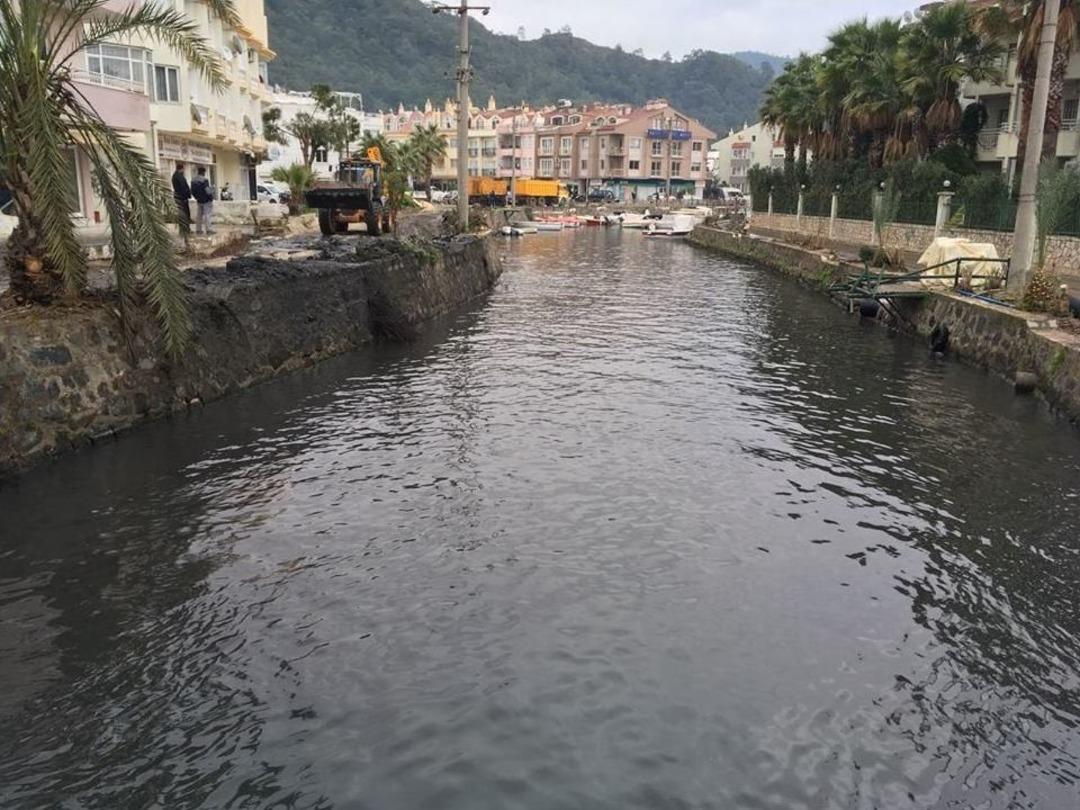 Venedik Deresi&rsquo;nden &Ccedil;ıkan Atıklar Hayrete D&uuml;ş&uuml;rd&uuml;