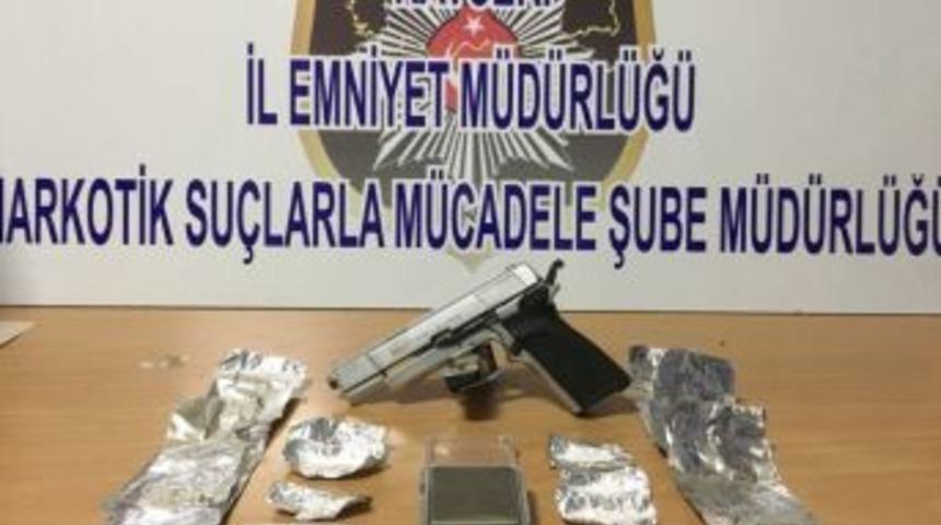 Uyuşturucu Aramasında 4 Kişi Yakalandı