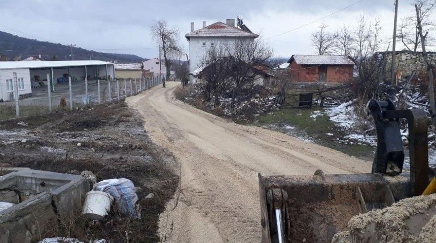 İnönü’de Yol Çalışmaları Devam Ediyor