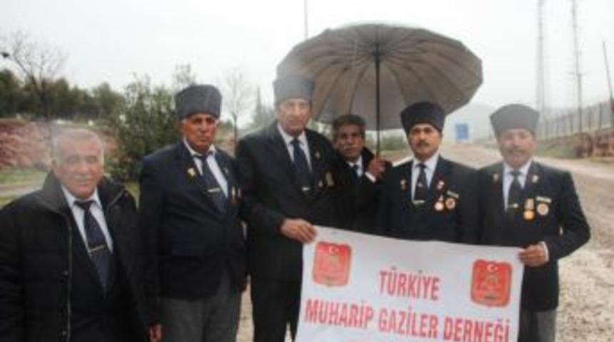 Gazilerden Sınırdaki Askere Moral