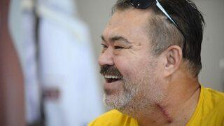 Şah Damarından Ameliyat Oldu Gözündeki Perde Açıldı