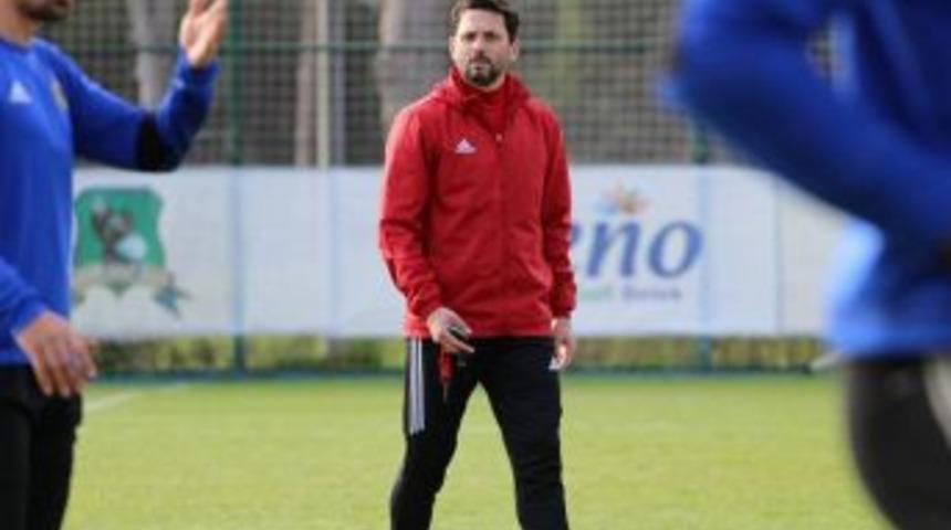 E. Yeni Malatyaspor’da Erol Bulut Transferi Sorun Etmiyor