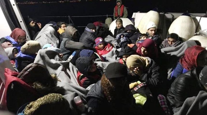 Sahil G&uuml;venlik U&ccedil;ağının Tespit Ettiği &Ccedil;oğunluğu &Ccedil;ocuk 56 G&ouml;&ccedil;men Kurtarıldı