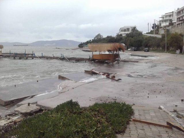 Milas’ta Fırtına Ve Yağmur Hayatı Olumsuz Etkiledi