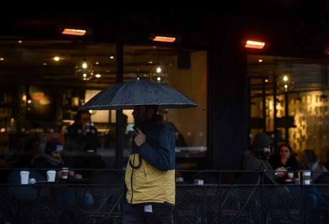 İstanbul’da Yağmur Etkili Oluyor