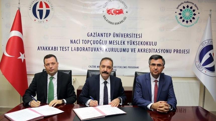 Ga&uuml;n, Naci Top&ccedil;uoğlu Myo&rsquo;da Akredite Ayakkabı Test Laboratuvarı Kuruluyor