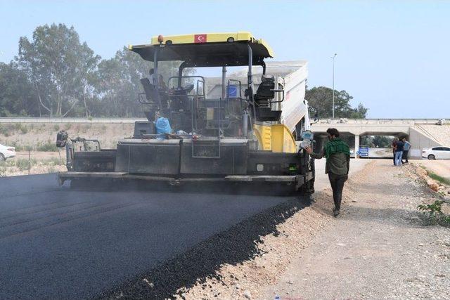 Konyaaltı’nda Sıcak Asfalt Çalışması Başladı