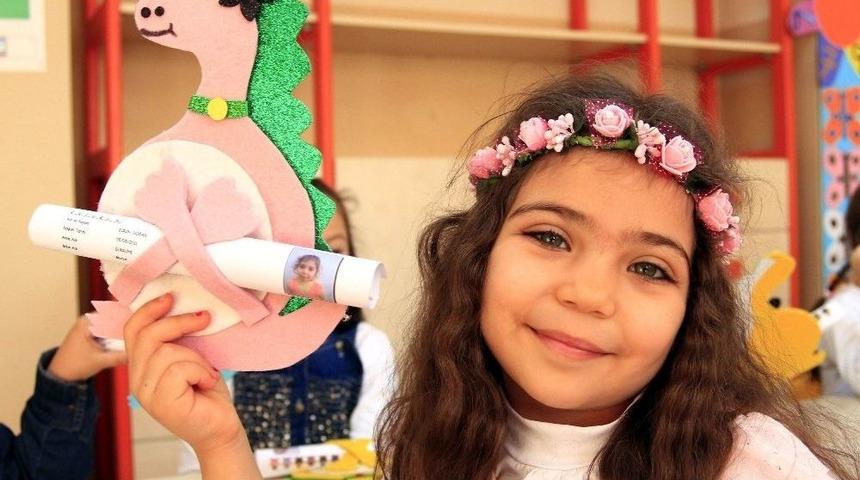 Antalya&rsquo;da 446 Bin &Ouml;ğrenci Karne Alacak