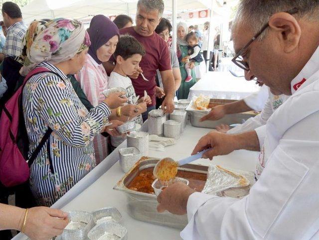 Adana’nın Analı Kızlı Çorbası Aşçılar Diyarında