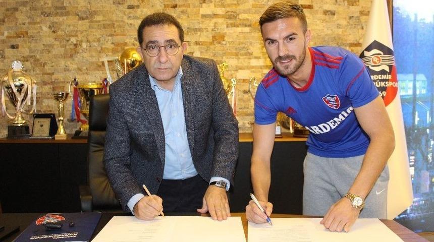 Karab&uuml;kspor, Alexe İle S&ouml;zleşme Yeniledi