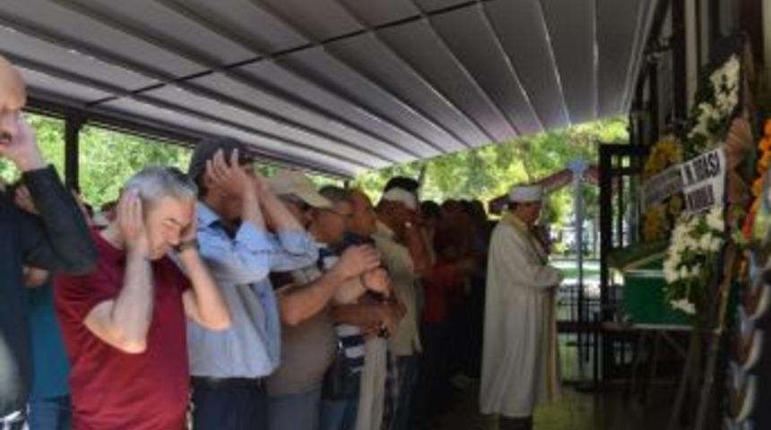 &Ouml;ld&uuml;r&uuml;len Mali M&uuml;şavir G&ouml;z Yaşları İle Uğurlandı