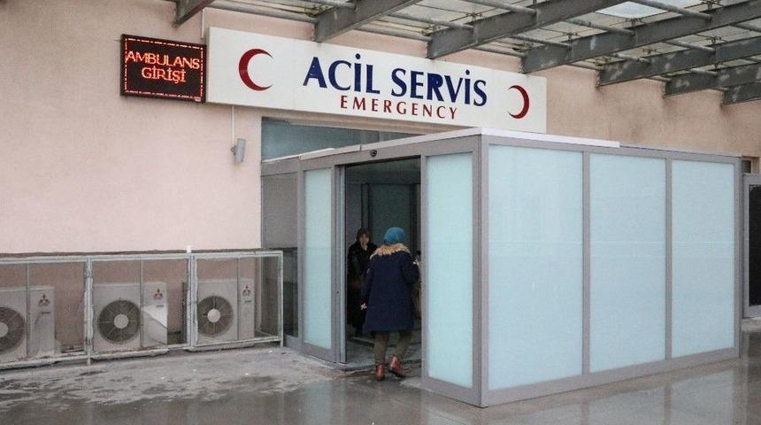 100&rsquo;&uuml;n &Uuml;st&uuml;nde Sağlık Personeli Yediği Yemekten Zehirlendi