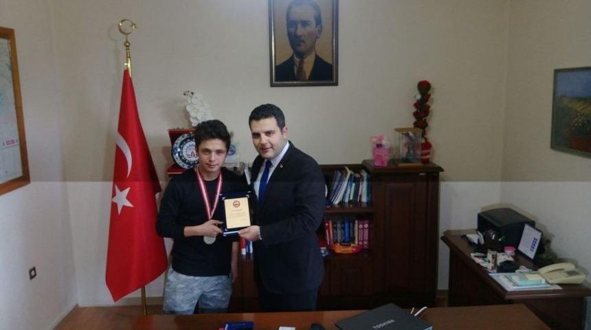 G&ouml;rdesli Sefa 3 Bin Metre Krosta Manisa Birincisi Oldu