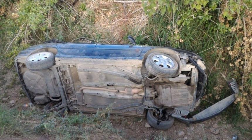 Otomobil, Kanala U&ccedil;tu: 1&rsquo;i Ağır 3 Yaralı