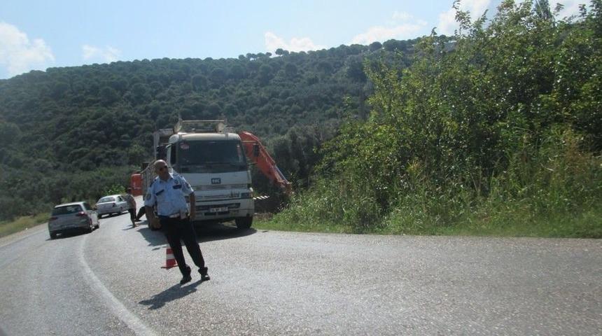 Mermerler Yola D&ouml;k&uuml;ld&uuml;