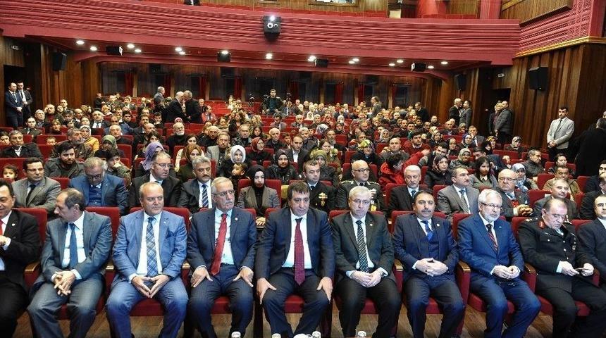Bursa&rsquo;da Şehit Yakınları Ve Gazilere Devlet &Ouml;v&uuml;n&ccedil; Madalyası Verildi