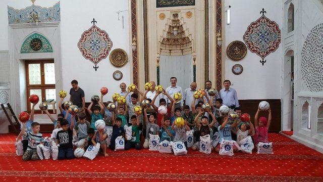 Cami Öğrencilerini Sevindiren Sürpriz