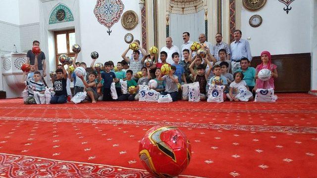 Cami Öğrencilerini Sevindiren Sürpriz