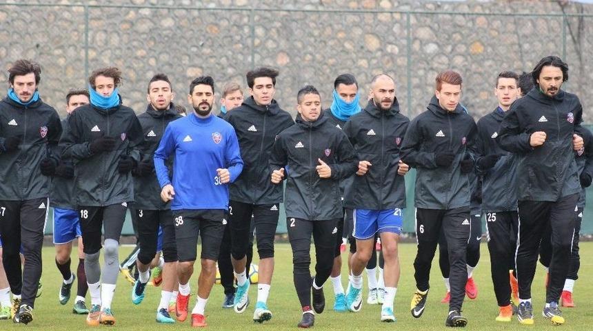 Karab&uuml;kspor&rsquo;da Gen&ccedil;lerbirliği Hazırlığı S&uuml;r&uuml;yor