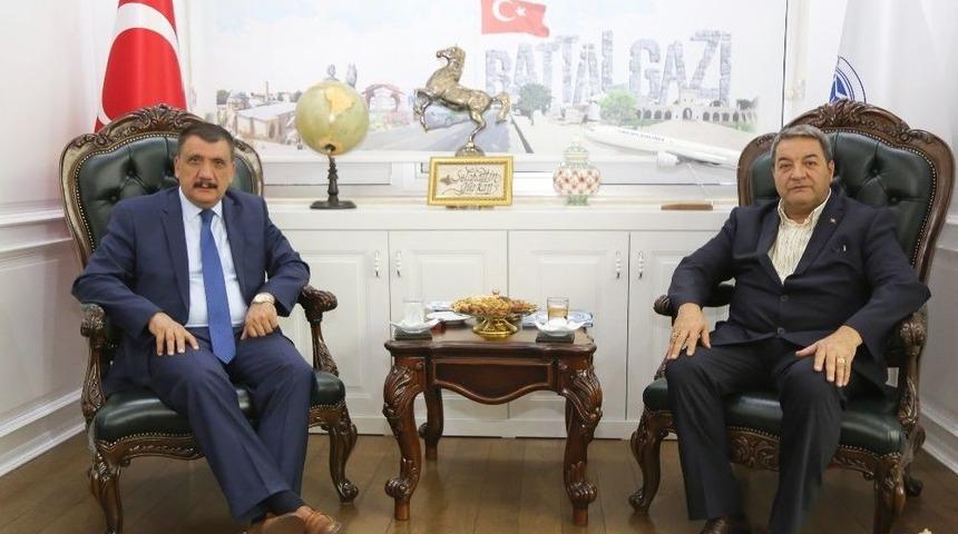 Mhp&rsquo;li Fendoğlu&rsquo;ndan G&uuml;rkan&rsquo;a Ziyaret