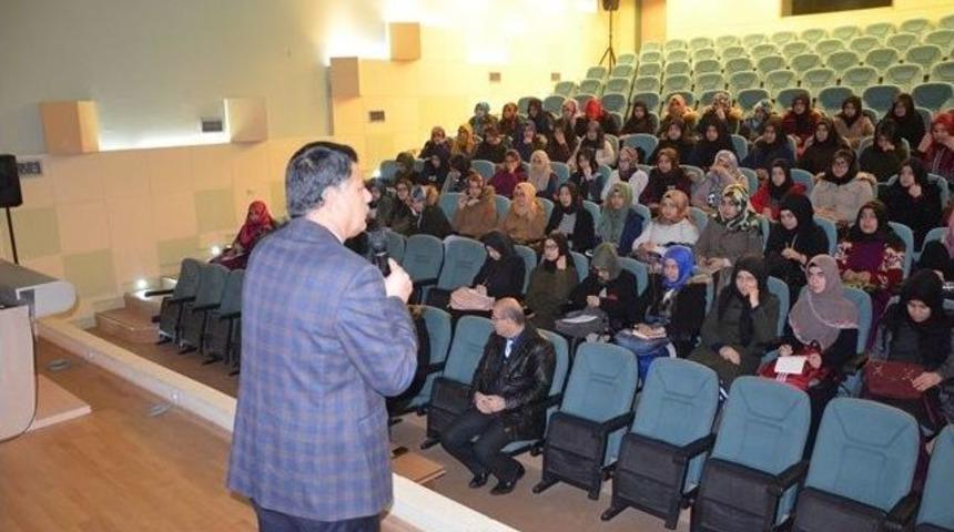 Hr&uuml; 9&rsquo;uncu Sınıf &Ouml;ğrencilerine Y&ouml;nelik Seminer D&uuml;zenlendi