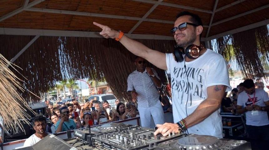 Ozan Doğulu Çaldı, İzmirliler Coştu