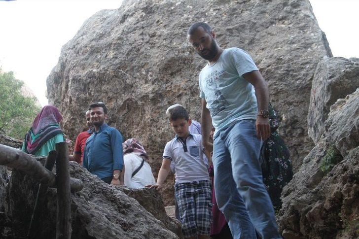 Serinlemek İsteyen Buzluk Mağarasına Geliyor G1