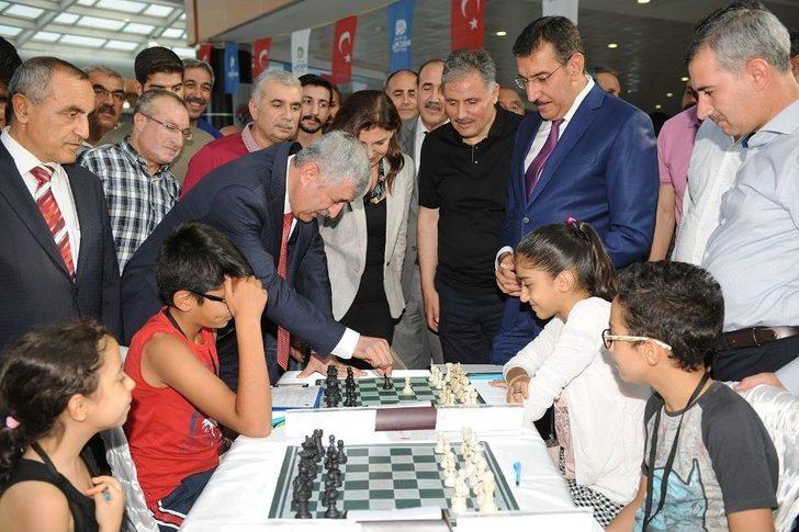 Uluslararası Altın Kayısı Satranç Turnuvası Başladı G1