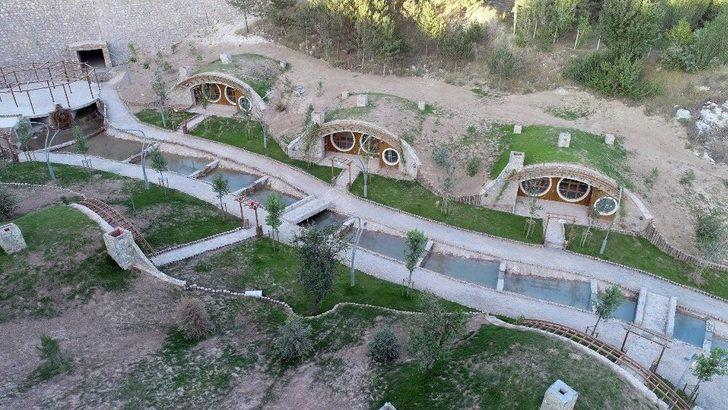 Sivas’ta ’hobbit’ Tatil Köyü G2