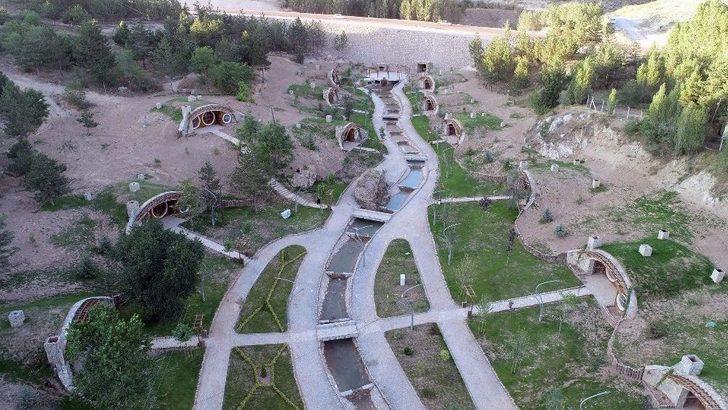 Sivas’ta ’hobbit’ Tatil Köyü G3