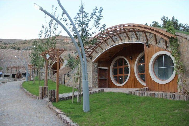Sivas’ta ’hobbit’ Tatil Köyü G5