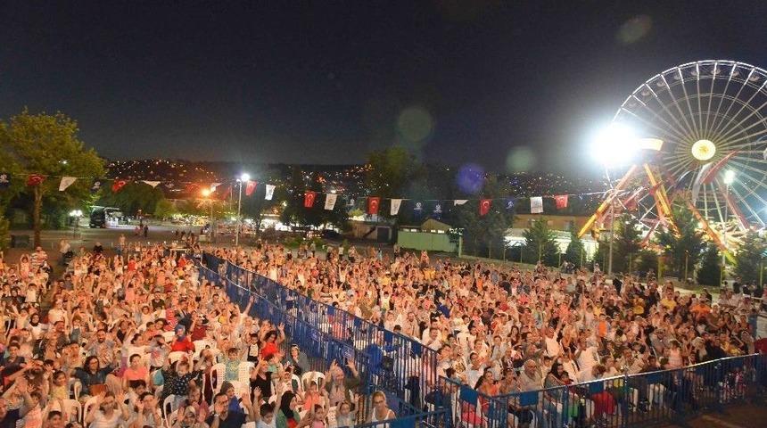 Limon İle Zeytin Çocuklar Tarafından İlgiyle İzlendi