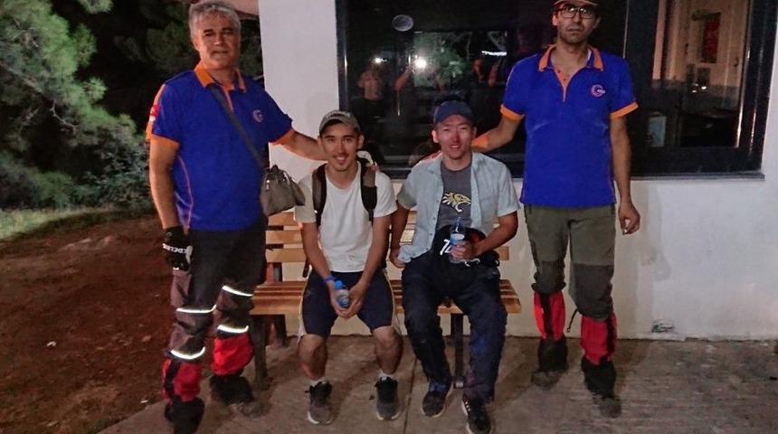 Dağda Mahsur Kalan Kazak Turistleri Afad Kurtardı