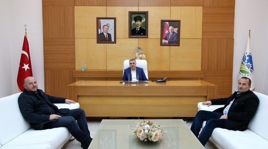 Başkan To&ccedil;oğlu&rsquo;na Sapanca&rsquo;dan Asfalt Teşekk&uuml;r&uuml;