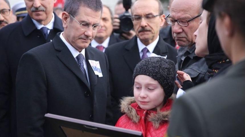 Babasının Fotoğrafına Son Bakışı Y&uuml;rekleri Yaktı