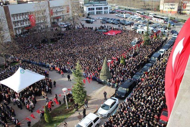 Babasının Fotoğrafına Son Bakışı Yürekleri Yaktı