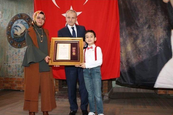 Bartın’da Şehit Ailelerine Devlet Övünç Madalyası Verildi G5