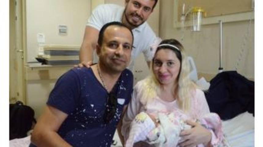 O Ses T&uuml;rkiye Yarışmasının Şarkıcısı, Doğumunda Da Şarkı S&ouml;yledi